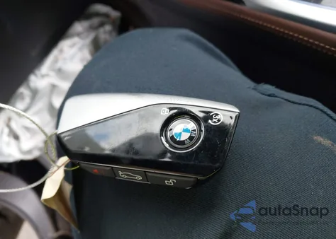 2025 BMW X7 xDrive40I z USA, uszkodzony, nr VIN 5UX23EM00S9Y38162